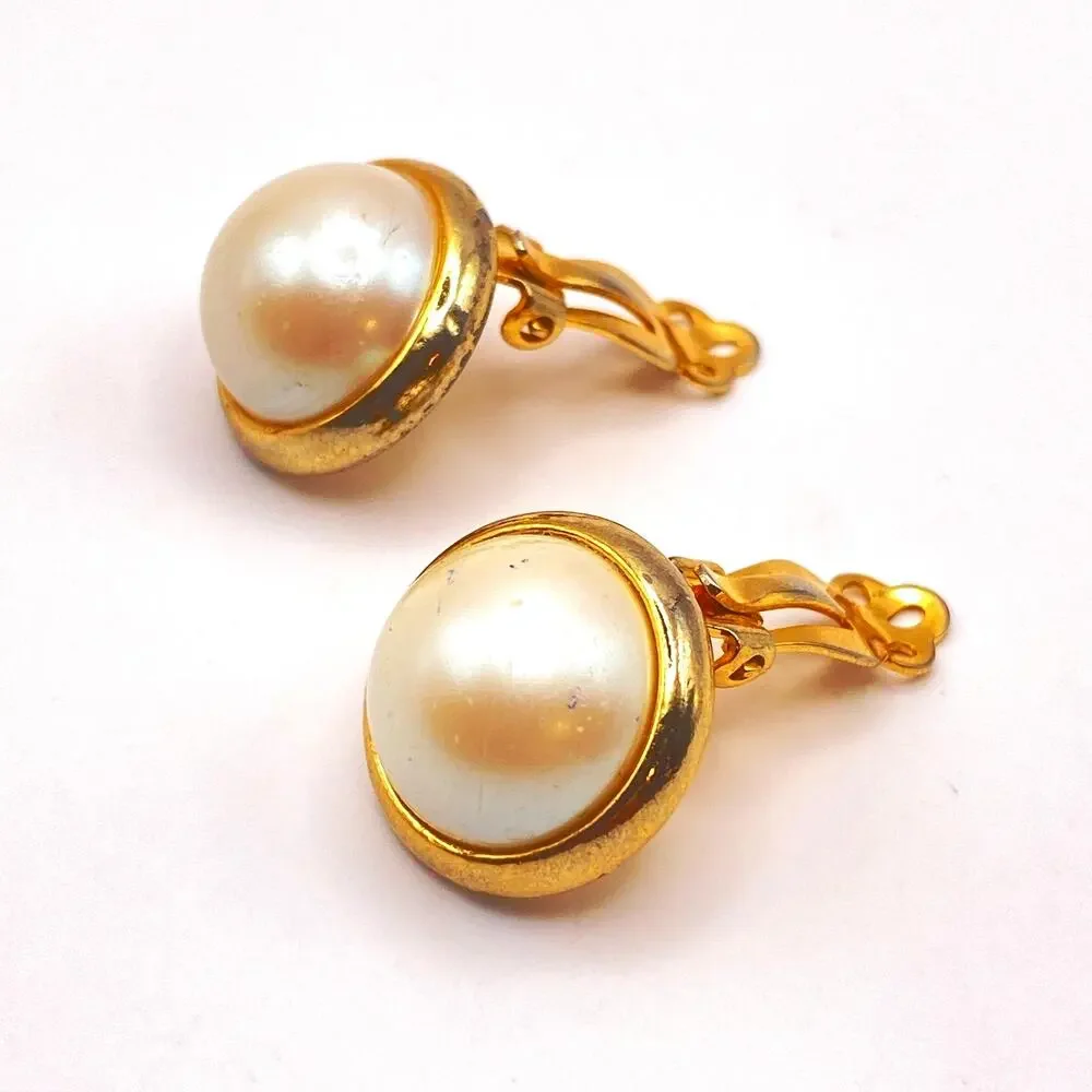 Vintage HATTIE CARNEGIE Faux Pearl Button Earrings Gold Tone Plated Clip On